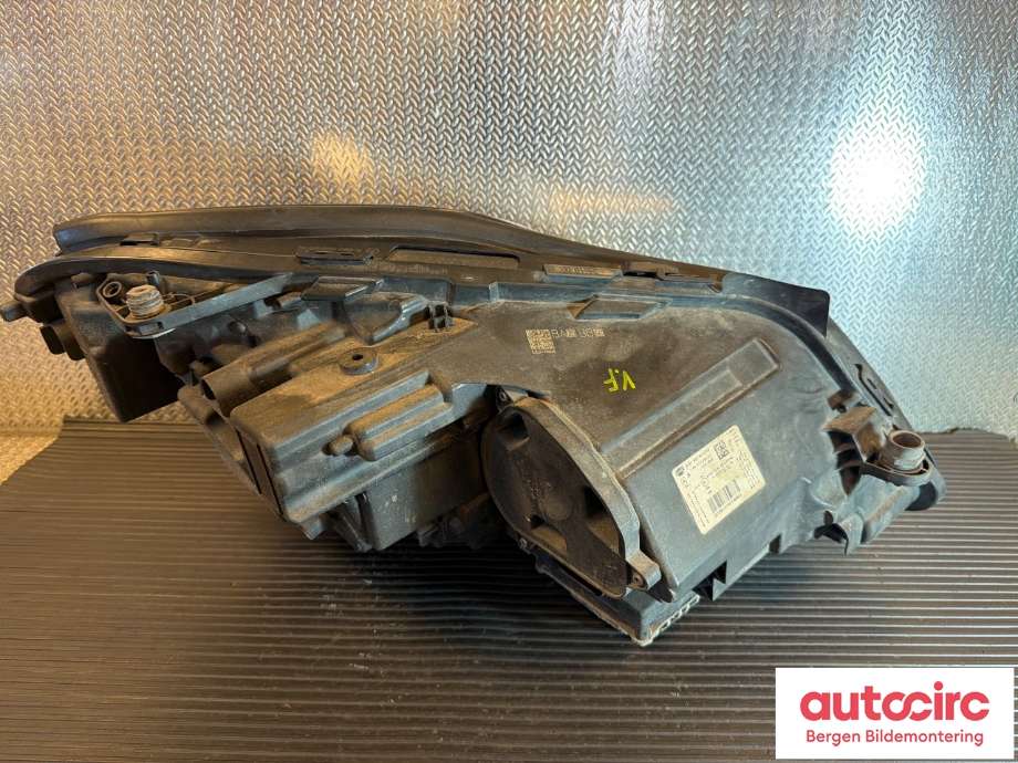 Frontlykt venstre halogen til Mercedes E-Klasse, Coupe/Cab 2009-2013 (Fase 1) (C207) (C207) (MERCEDES|A 207 820 85 61|)