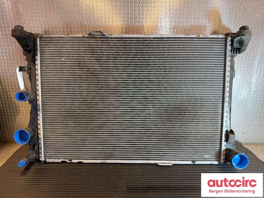 Radiator (automat gir) til Mercedes E-Klasse, Coupe/Cab 2009-2013 (Fase 1) (C207) (C207) (MERCEDES|A 099 500 27 03|A 099 500 62 03|)