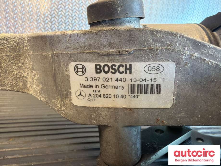 Viskermotor frontrute til Mercedes E-Klasse, Coupe/Cab 2009-2013 (Fase 1) (C207) (C207) (MERCEDES|A 204 820 10 40|)