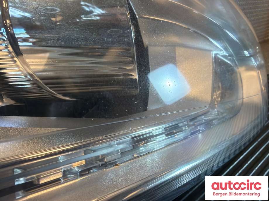Frontlykt høyre halogen til Ford Transit Connect 2013-2018 Type II, Fase 1 (FORD|1912544||FT11-13W029-AA)