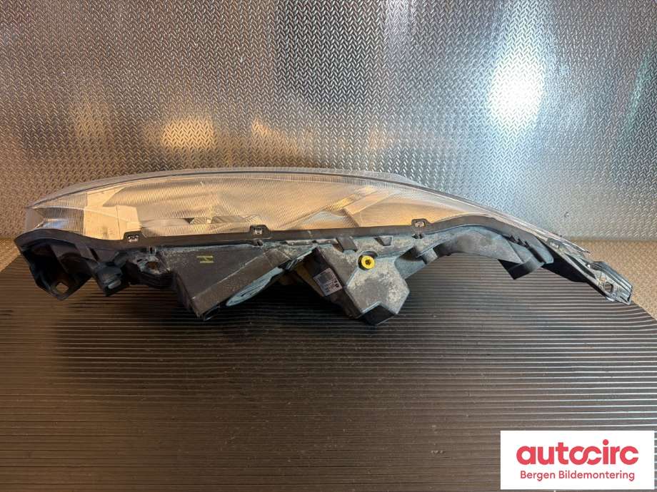 Frontlykt høyre halogen til Ford Transit Connect 2013-2018 Type II, Fase 1 (FORD|1912544||FT11-13W029-AA)