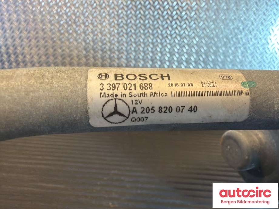 Viskermotor frontrute til Mercedes C-Klasse 2014-2018 (Fase 1) (W205) (W205) (MERCEDES|A 205 820 07 40|A 205 820 81 02|)