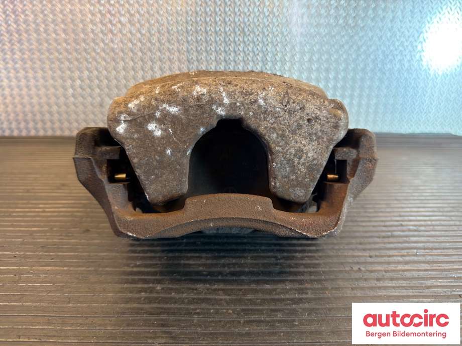 Bremsecaliper venstre foran til Mercedes C-Klasse 2014-2018 (Fase 1) (W205) (W205) (MERCEDES|A 205 421 05 81|)