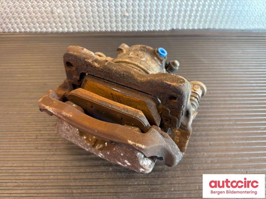 Bremsecaliper venstre foran til Mercedes C-Klasse 2014-2018 (Fase 1) (W205) (W205) (MERCEDES|A 205 421 05 81|)
