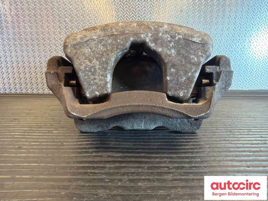 Bremsecaliper høyre foran til Mercedes C-Klasse 2014-2018 (Fase 1) (W205) (W205) (MERCEDES|A 205 421 06 81|)