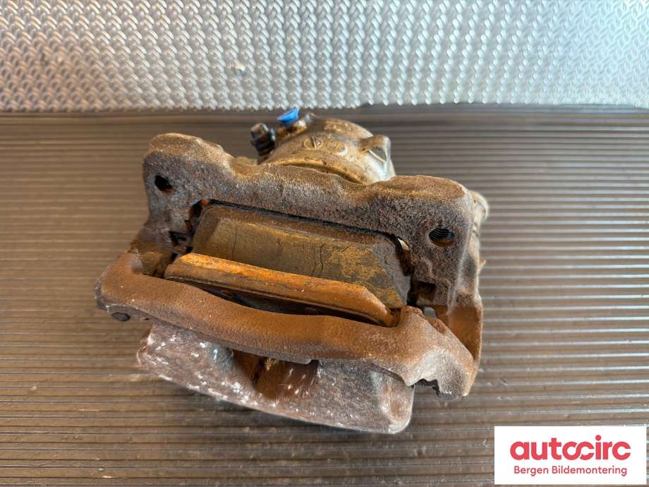 Bremsecaliper høyre foran til Mercedes C-Klasse 2014-2018 (Fase 1) (W205) (W205) (MERCEDES|A 205 421 06 81|)