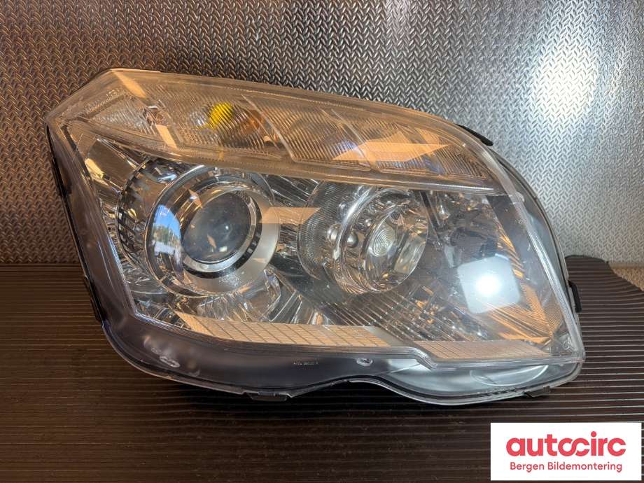 Frontlykt høyre halogen til Mercedes GLK, 2008-2015 (X204) (X204) (MERCEDES|A 204 820 97 61)