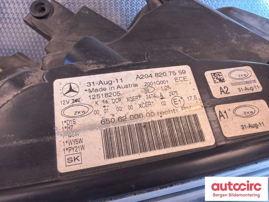 Frontlykt høyre halogen til Mercedes GLK 2008-2015 (X204) (X204) (MERCEDES|A 204 820 97 61|A 204 820 89 59|A2048207559)