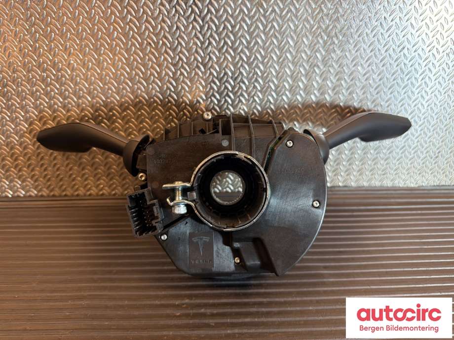 Bryter combi til Tesla Model Y 2021-2024 (Type I)  (TESLA|1097662-00-O|)