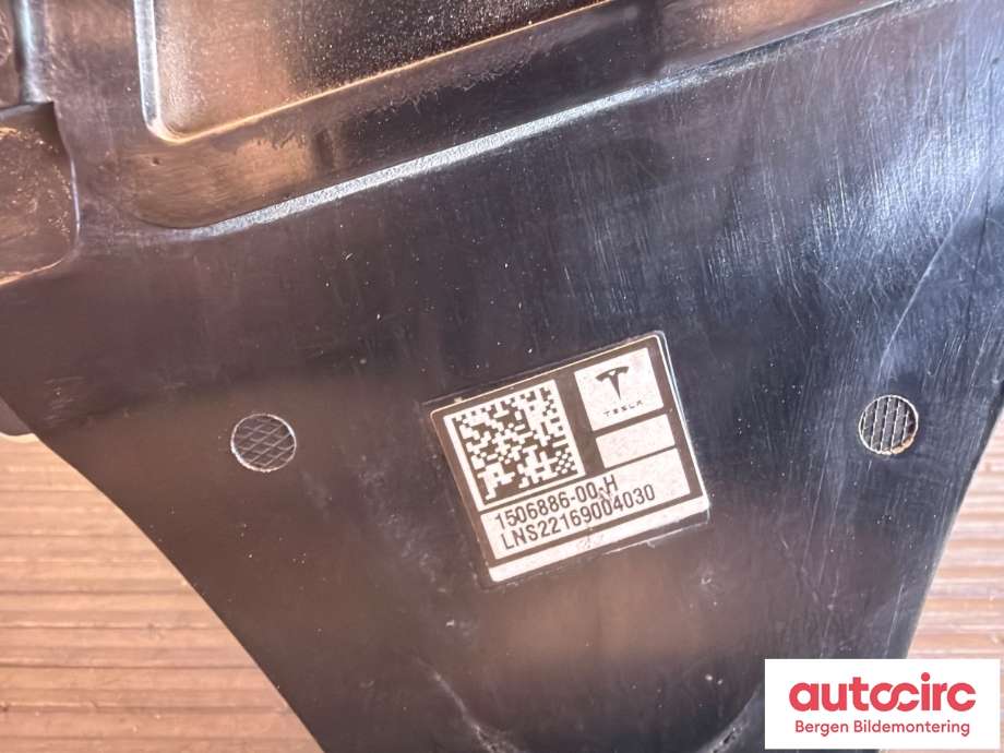 Kamera til Tesla Model Y 2021-2024 (Type I)  (TESLA|1506886-00-H|)
