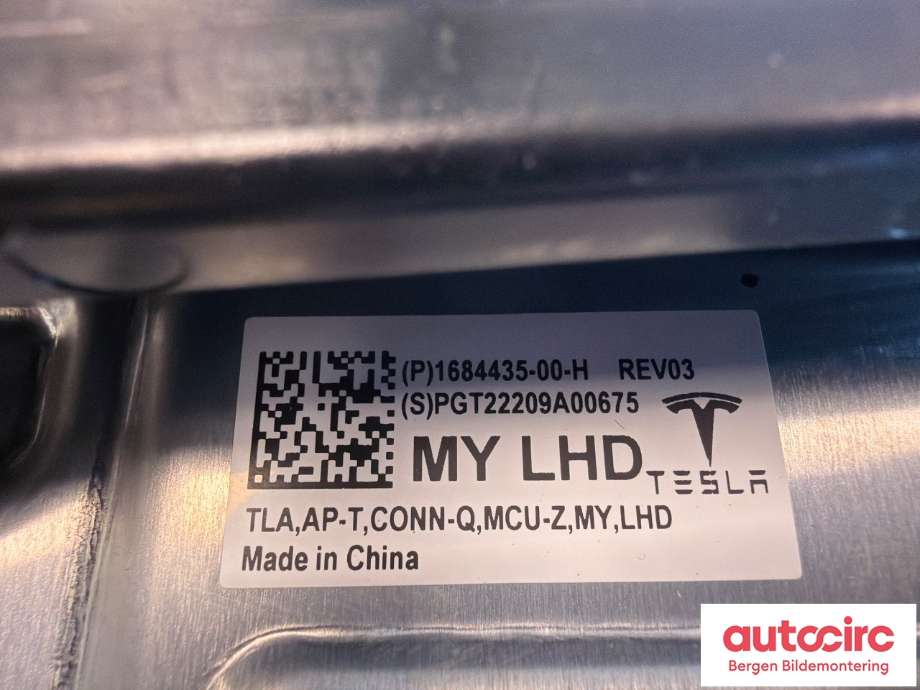 Styreenhet diverse til Tesla Model Y 2021-2024 (Type I)  (TESLA|1684435-S0-H|)