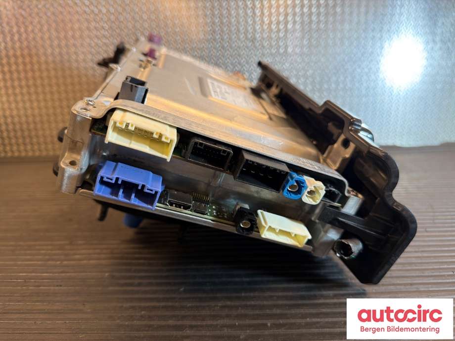 Styreenhet diverse til Tesla Model Y 2021-2024 (Type I)  (TESLA|1684435-S0-H|)