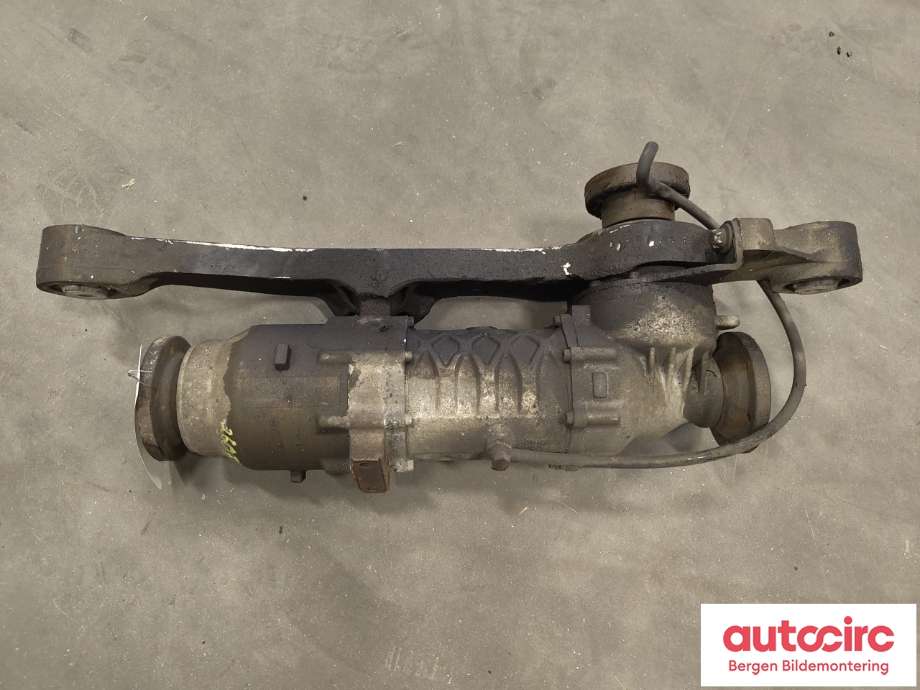 Kardang til Mercedes Vito/Viano, 2010-2014 (Fase 2) (W639) (W639) (MERCEDES|A 639 330 04 02)