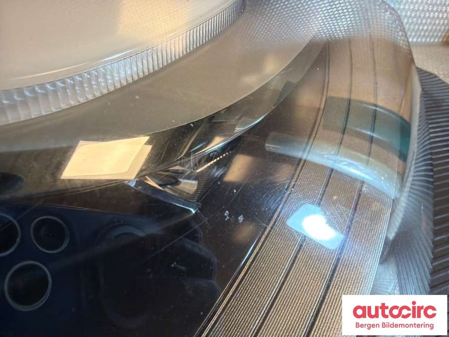 Frontlykt høyre halogen til Tesla Model Y 2021-2024 (Type I)  (TESLA|1514953-00-D|)