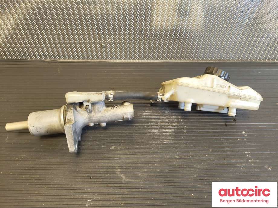 Bremsepumpe hoved til Mercedes Vito/Viano, 2010-2014 (Fase 2) (W639) (W639) (MERCEDES|A0004317401)