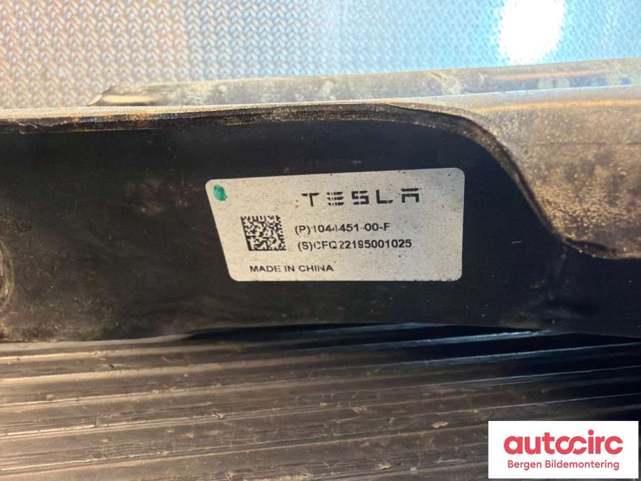 Bærebru høyre bak til Tesla Model Y 2021-2024 (Type I) (TESLA|1044451-00-F|)