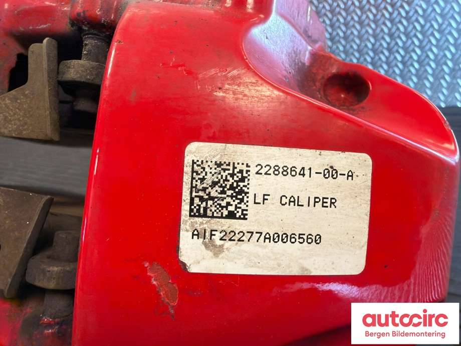 Bremsecaliper venstre foran til Tesla Model Y 2021-2024 (Type I)  (TESLA|8008220-00-C||2288641-00-A)