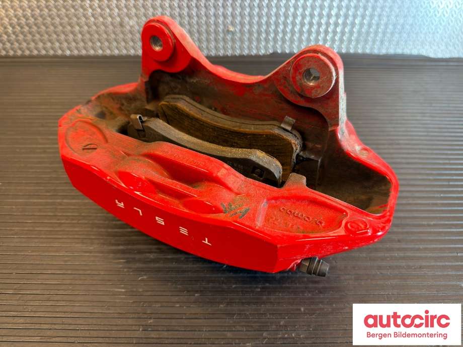 Bremsecaliper venstre foran til Tesla Model Y 2021-2024 (Type I)  (TESLA|8008220-00-C||2288641-00-A)