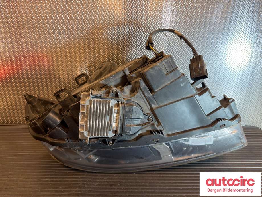 Frontlykt venstre halogen til Volvo V60/V60 CC 2013-2018 (Type I, Fase 2) (VOLVO|31698818||31420108)