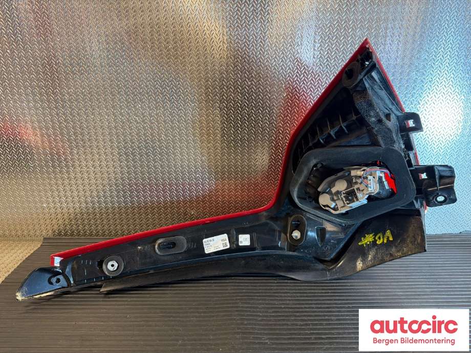 Baklykt venstre til Volvo V60/V60 CC 2013-2018 (Type I, Fase 2) (VOLVO|31395928|)