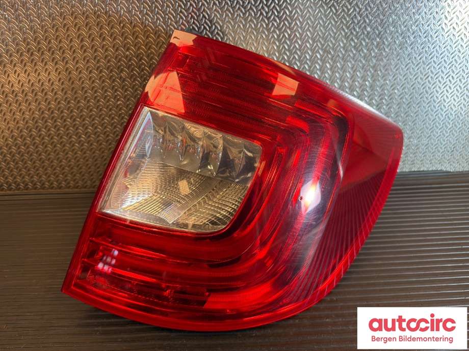 Baklykt høyre til Škoda Superb 2008-2015 (Type II) (SKODA|3T9 945 096 A|)