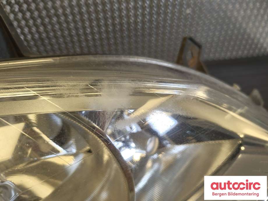 Frontlykt høyre halogen til Mercedes Vito/Viano 2010-2014 (Fase 2) (W639) (W639) (MERCEDES|A6398201961|)