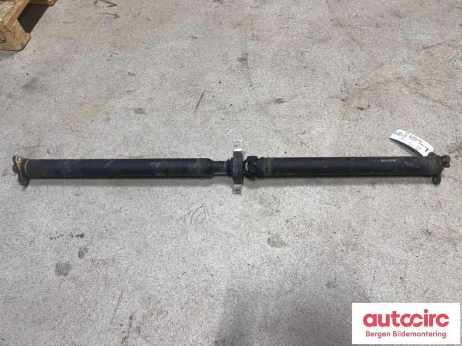 Mellomaksel til BMW 1-Serie 2011-2015 (Fase 1) (F20/F21) (F20/F21) (BMW|26 10 7 624 182|)