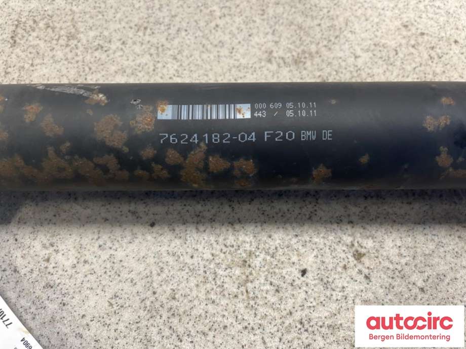 Mellomaksel til BMW 1-Serie 2011-2015 (Fase 1) (F20/F21) (F20/F21) (BMW|26 10 7 624 182|)