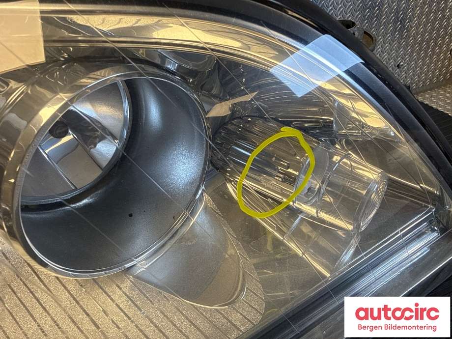 Frontlykt høyre halogen til Mercedes GL 2006-2012 (X164) (X164) (A 164 820 32 61|)