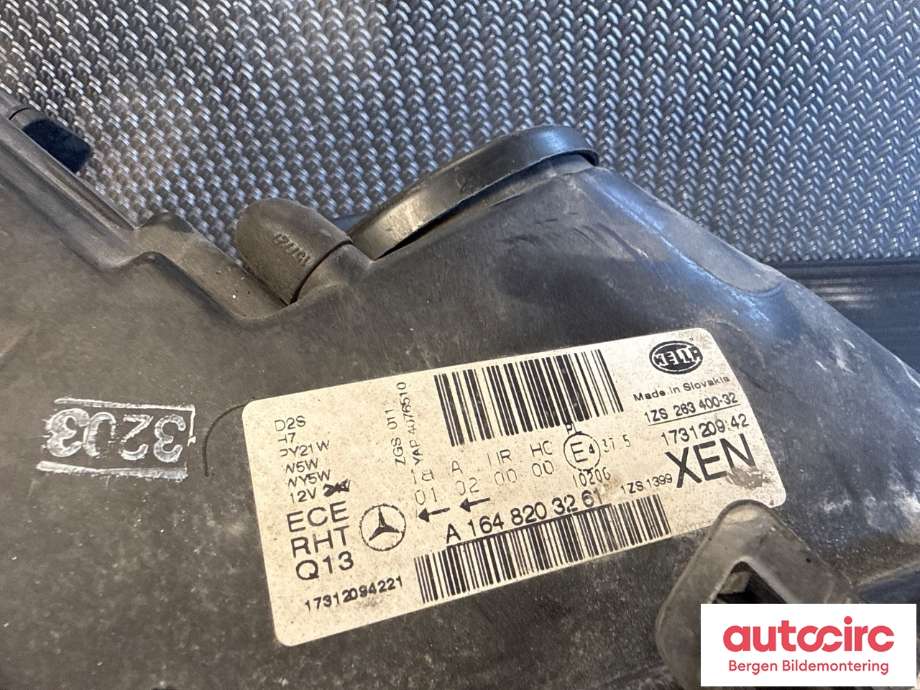 Frontlykt høyre halogen til Mercedes GL 2006-2012 (X164) (X164) (A 164 820 32 61|)