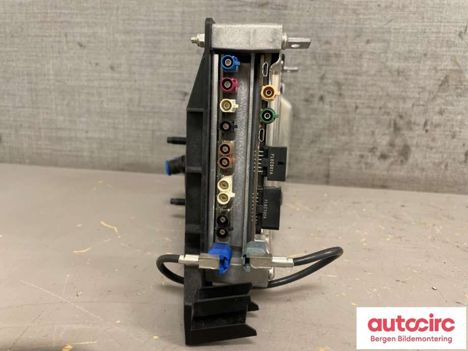 Diverse deler til Tesla Model 3 2018-2023 (Fase 1)  (TESLA|1465773-01-D|)