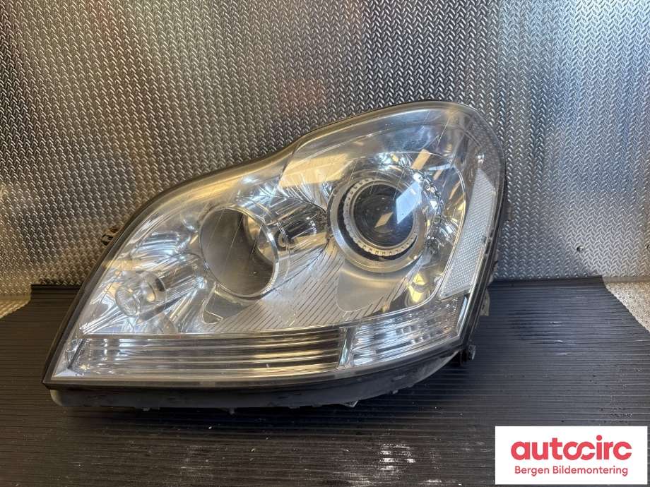 Frontlykt venstre halogen til Mercedes GL, 2006-2012 (X164) (X164) (A 164 820 31 61)