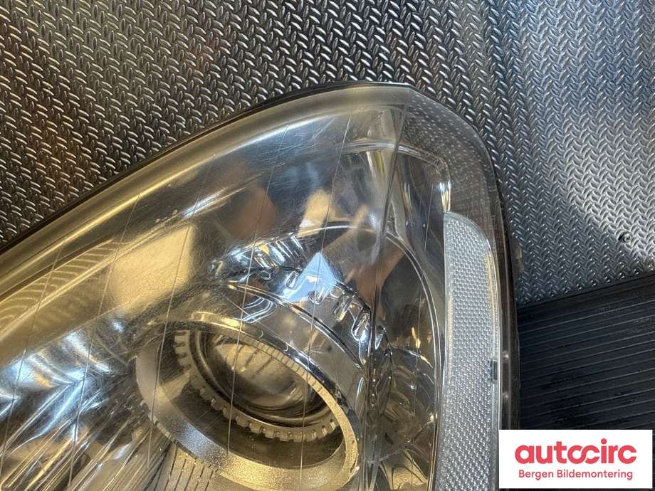 Frontlykt venstre halogen til Mercedes GL 2006-2012 (X164) (X164) (A 164 820 31 61|)