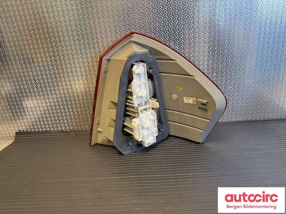 Baklykt venstre til Mercedes GL 2006-2012 (X164) (X164) (A 164 820 41 64|A 164 820 05 64|)