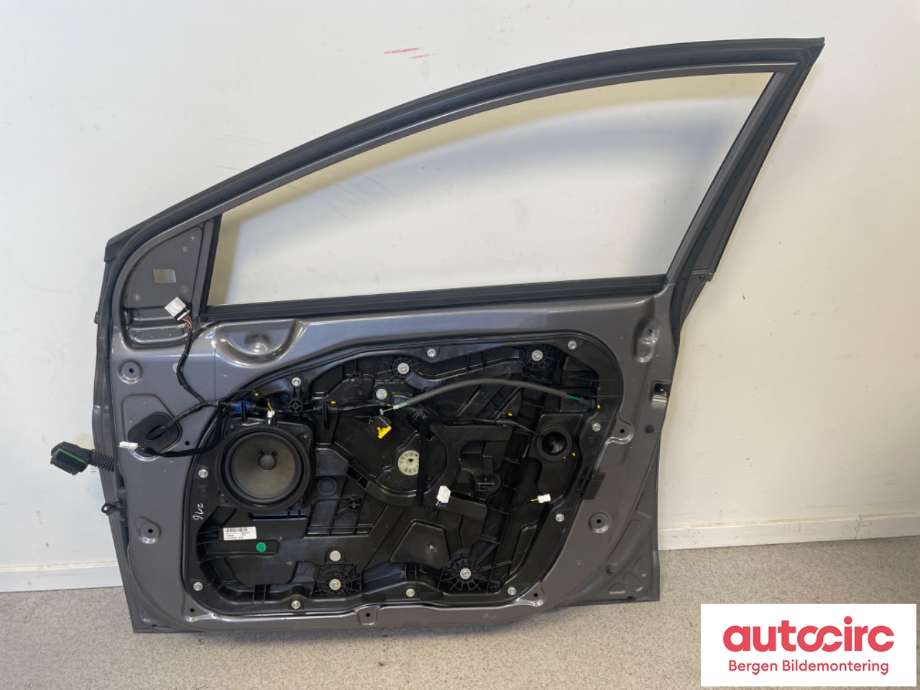 Dør høyre foran til Hyundai i40 2012-2017 (HYUNDAI|76004 3Z000|)