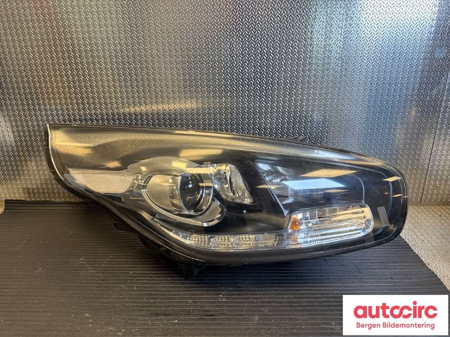 Frontlykt høyre halogen til Kia Carens 2013-2018 Type III (92102A 4190|)