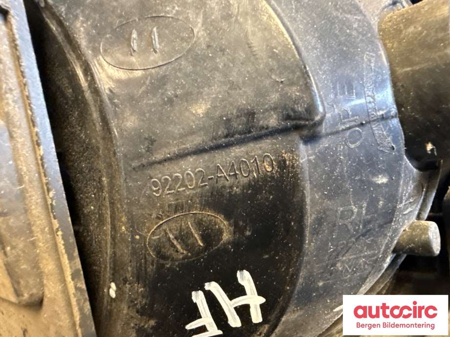 Tåkelykt høyre foran til Kia Carens 2013-2018 Type III (92202A 4010|)