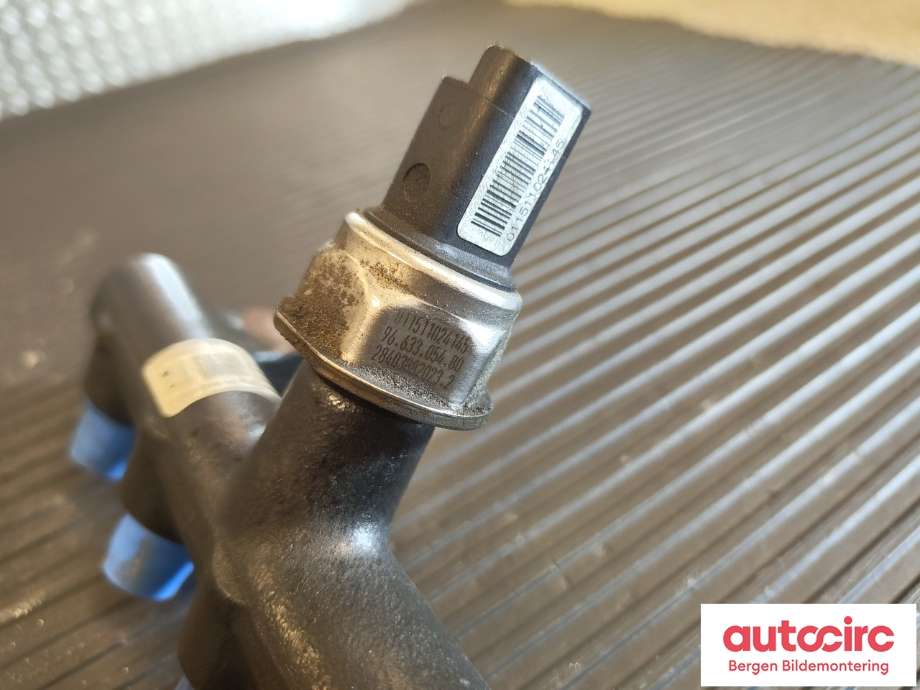 Dyseskinne (fuelrail) til Ford Kuga 2013-2019 (2167563|DS7Q-9D280-BB|)