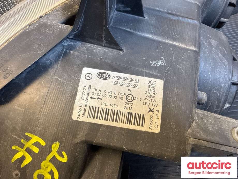 Frontlykt høyre halogen til Mercedes Vito/Viano 2010-2014 (Fase 2) (W639) (W639) (A 639 820 29 61|)