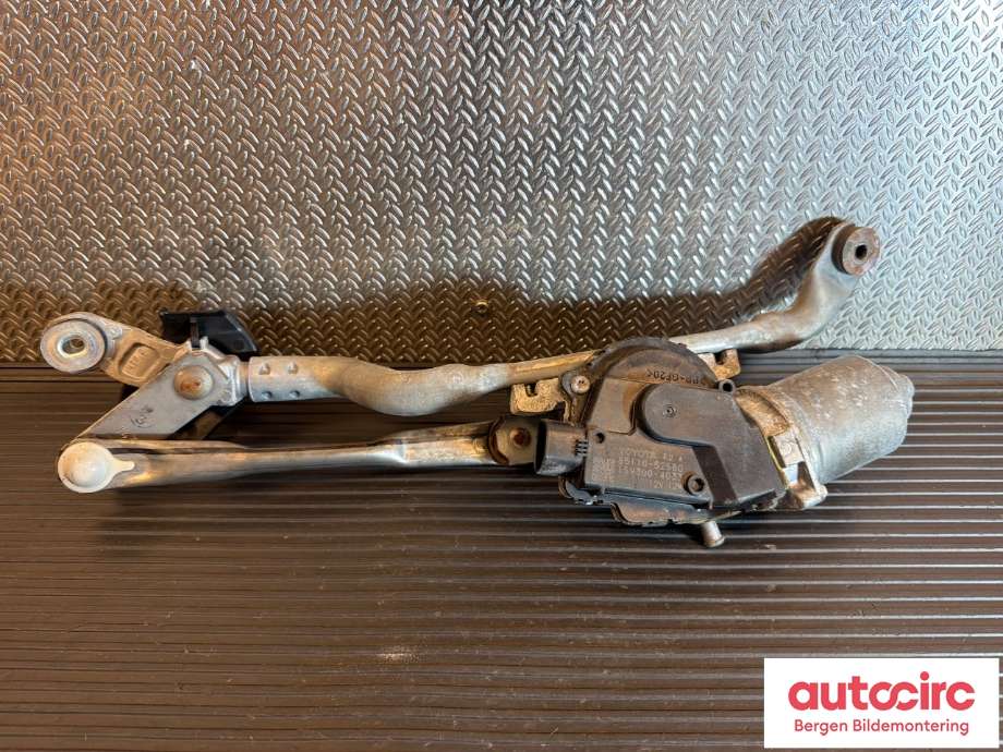 Viskermotor frontrute til Toyota Verso-S, 2011-2015 (COMBI) (COMBI) (8511052580)