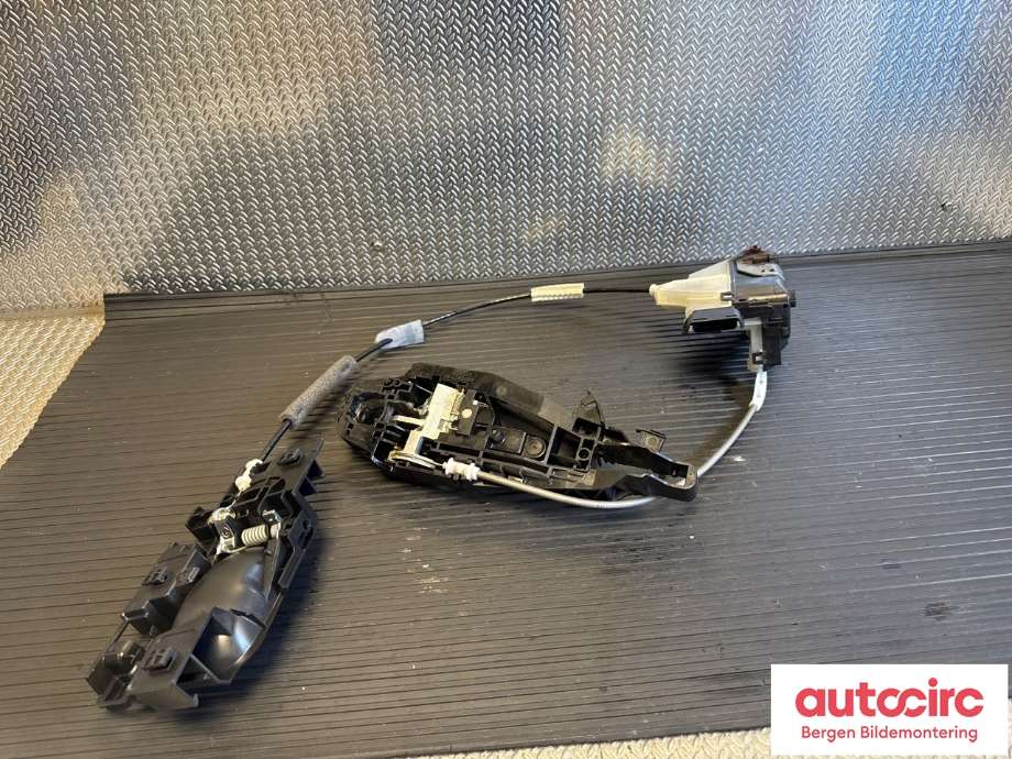 Låsekasse høyre bak til Citroën C4, Cactus 2014-2017 (Fase 1) (98 012 885 VV|98 190 388 80|)