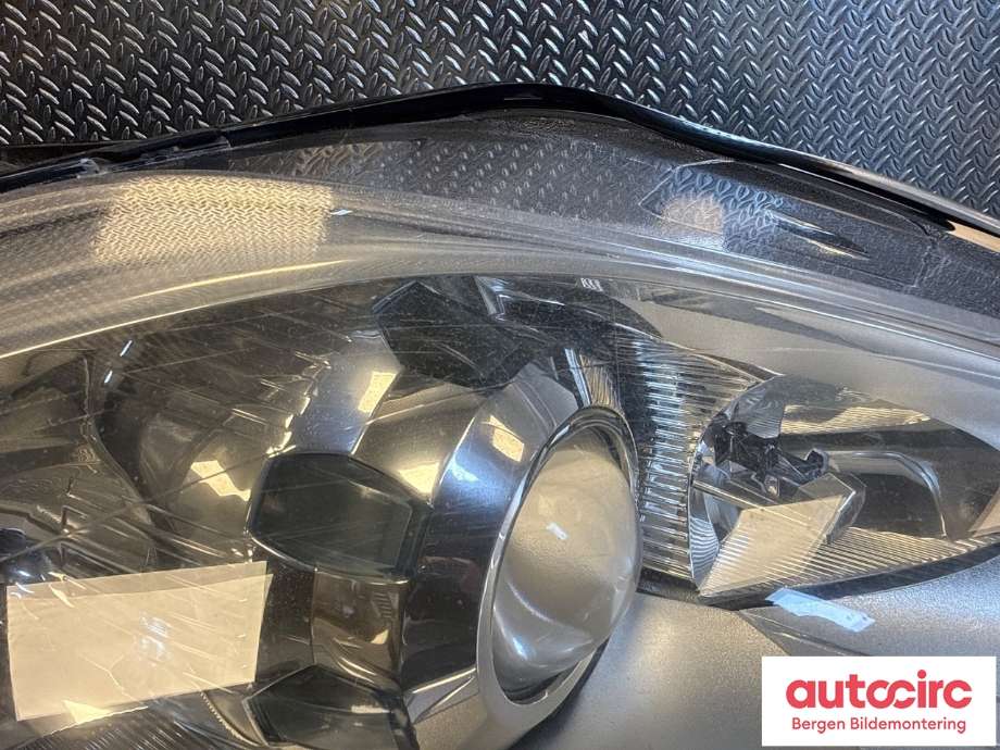 Frontlykt høyre halogen til Ford Mondeo 2007-2010 (Type IV, Fase 1)  (1807513|7S71-13005-AR|)