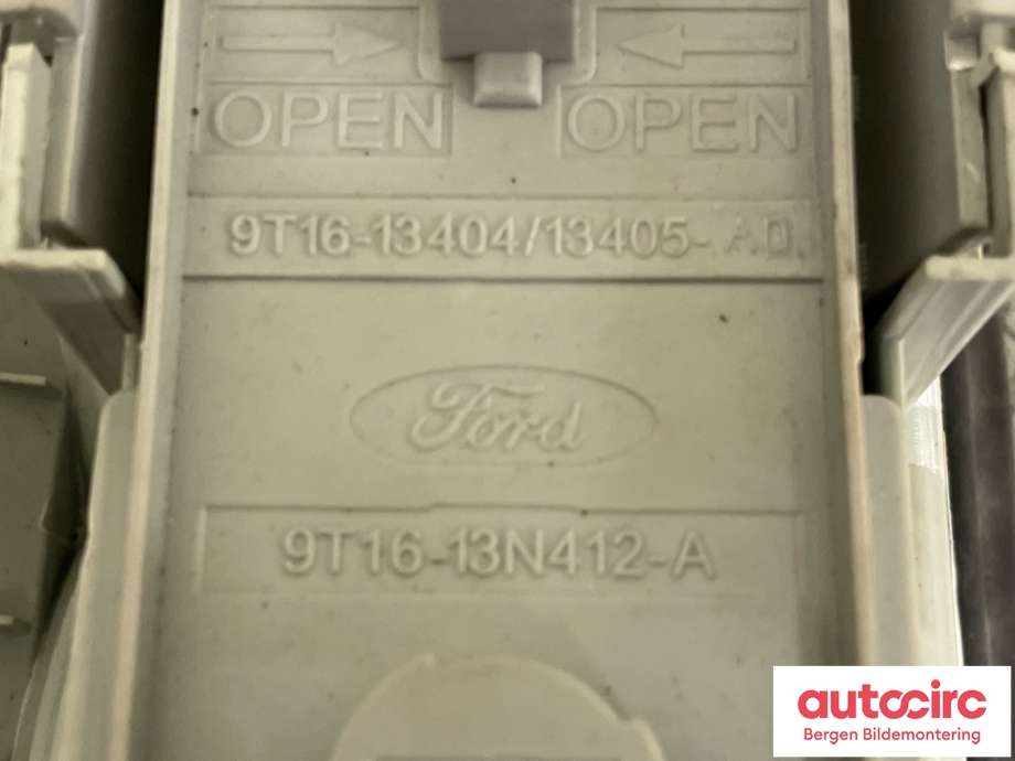 Baklykt høyre til Ford Transit Connect 2009-2013 (Type I, Fase 2)  (FORD|9T16-13404-AD|5177810|9T16 13404 AD)