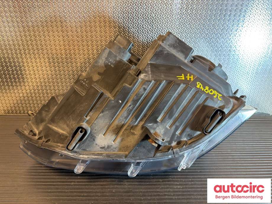 Frontlykt høyre halogen til VW Transporter / Caravelle 2009-2015 (Fase 2) (T5) (T5) (7E1 941 016 R|7E1 941 016 T|)