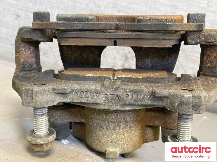 Bremsecaliper venstre foran til Jaguar F-PACE 2016-->> (X761) (X761) (JAGUAR|GX732B302BA|T2H22654|)