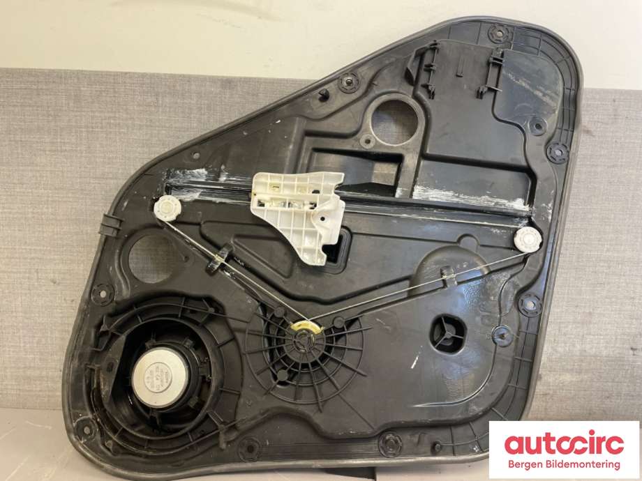 Ruteheis til Kia Soul 2014-2019 (Type II)  (KIA|83481B2000|)