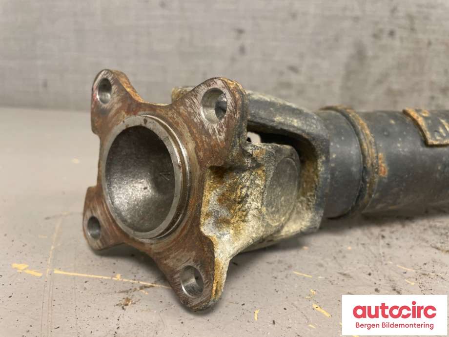 Mellomaksel fremre til Toyota Hiace 2007-2012 (Fase 3)  (TOYOTA|3714026140|)