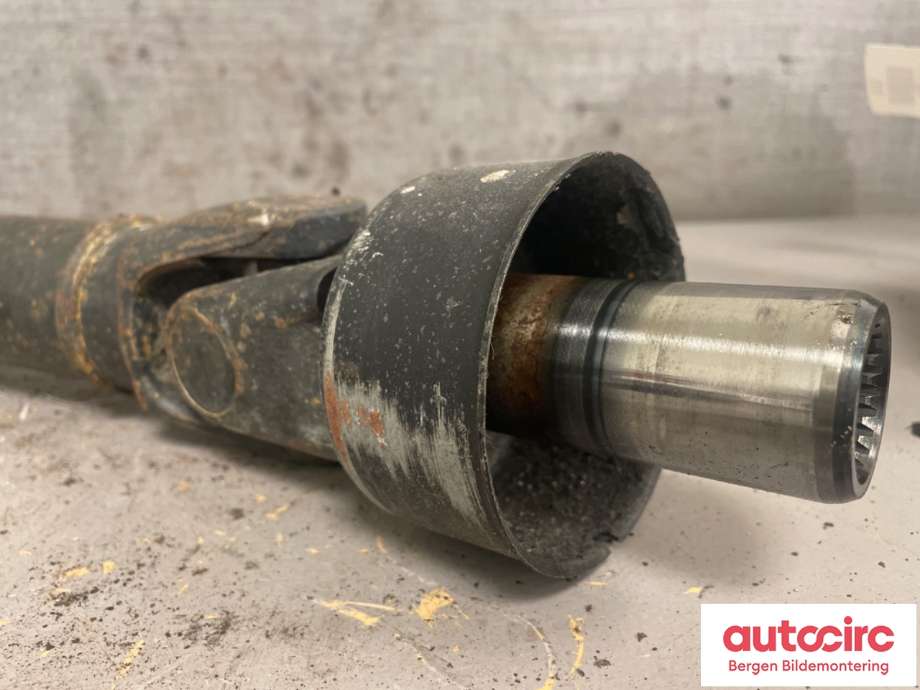 Mellomaksel fremre til Toyota Hiace 2007-2012 (Fase 3)  (TOYOTA|3714026140|)