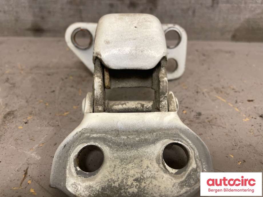 Hengsler til Toyota Hiace 2007-2012 (Fase 3)  (TOYOTA|6872026010|)