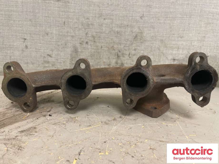 Manifold eksos til Toyota Hiace 2007-2012 (Fase 3)  (TOYOTA|1714130060|)